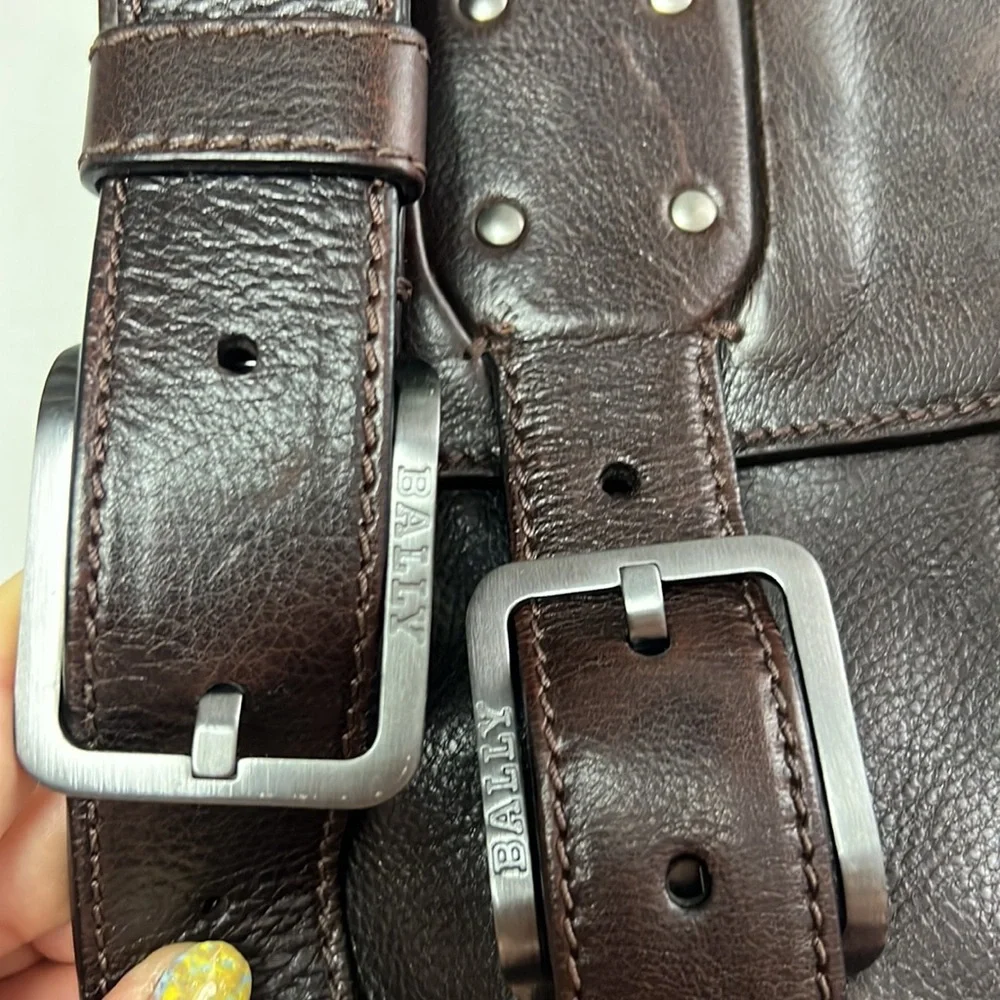 BALLY Leather Flat Messenger Bag Men Unisex Durable Large Dark Brown Auth.